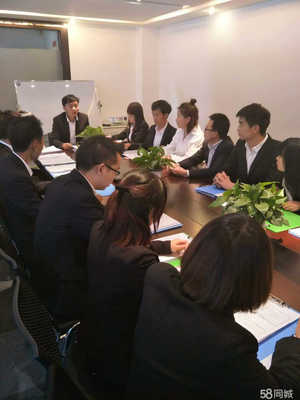 多成經(jīng)濟(jì)信息商務(wù)咨詢 賦能企業(yè)決策，驅(qū)動(dòng)商業(yè)增長(zhǎng)